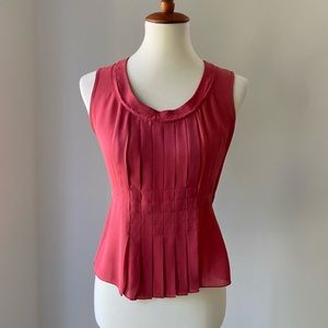 Beautiful Club Monaco Salmon pink 100% Silk sleeveless blouse w/ pleating & tie